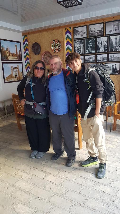 Guest House Ibrohim حلال Buchara Buitenkant foto